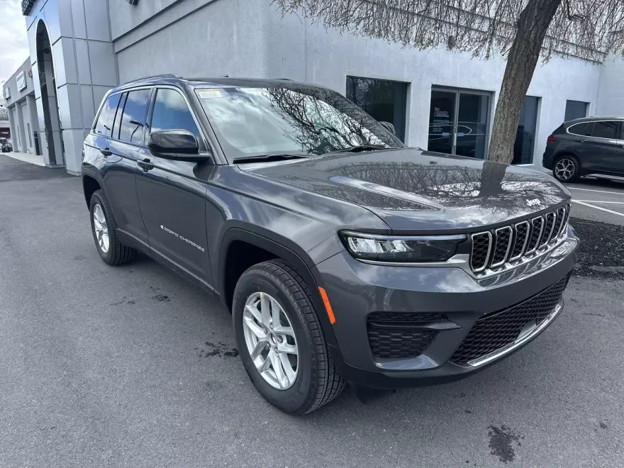 2025 Jeep Grand Cherokee Laredo X photo 1