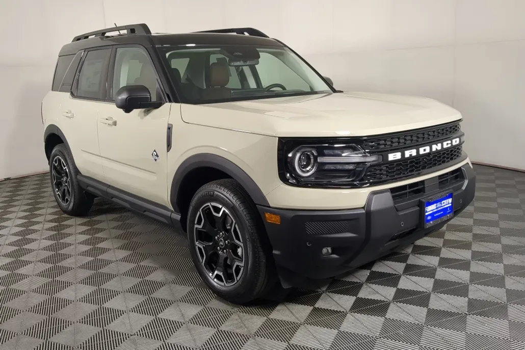 2025 Ford Bronco Sport Outer Banks photo 1