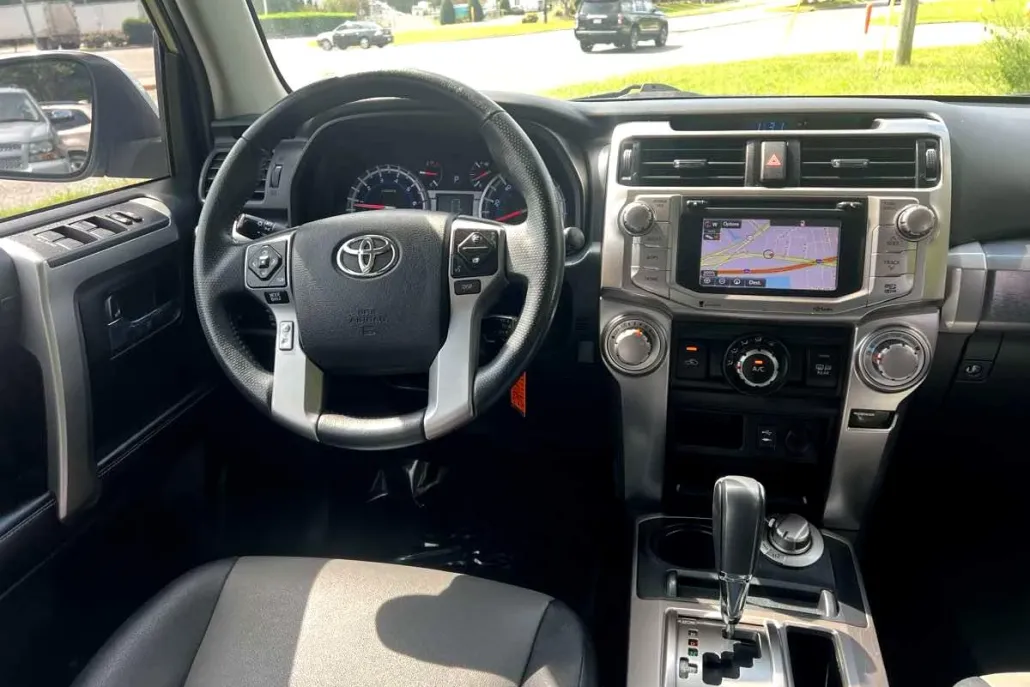 2015 Toyota 4Runner SR5 Premium photo 1