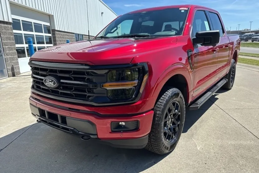 2025 Ford F-150 XLT photo 1