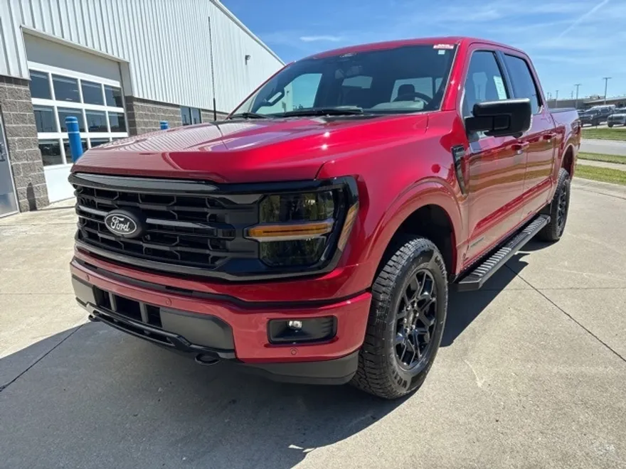 2025 Ford F-150 XLT photo 1