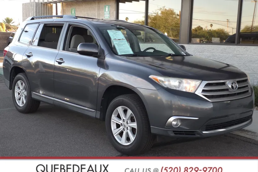 2013 Toyota Highlander Base photo 1