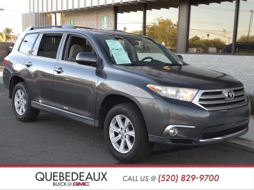 2013 Toyota Highlander Base photo 1