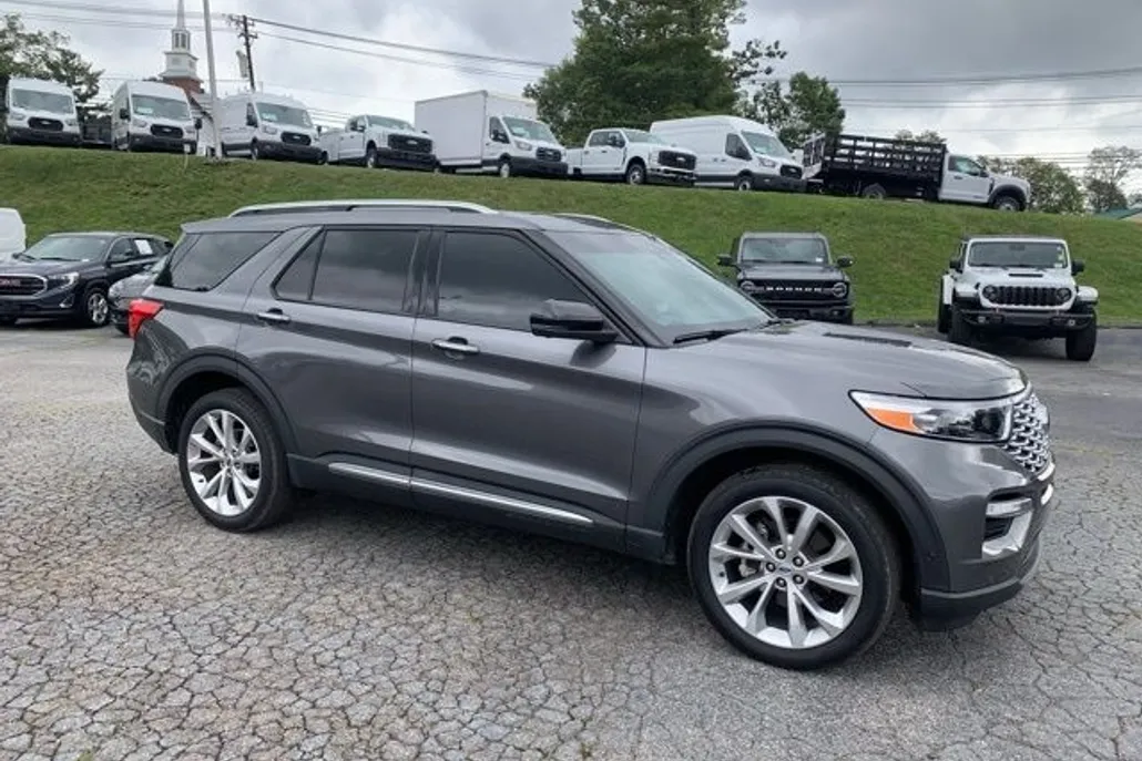 2023 Ford Explorer Platinum photo 1