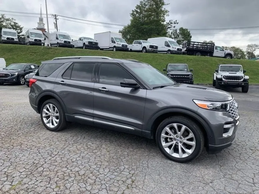2023 Ford Explorer Platinum photo 1