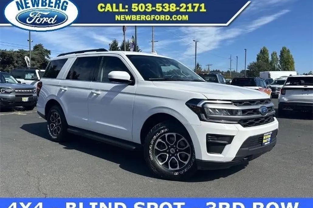 2023 Ford Expedition XLT photo 1