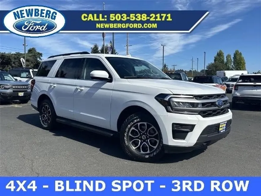 2023 Ford Expedition XLT photo 1