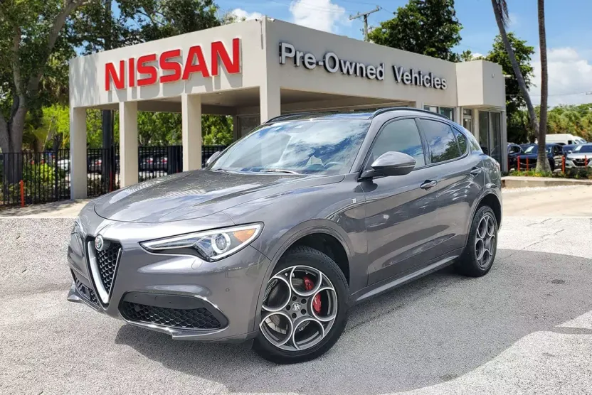 2022 Alfa Romeo Stelvio Ti photo 1