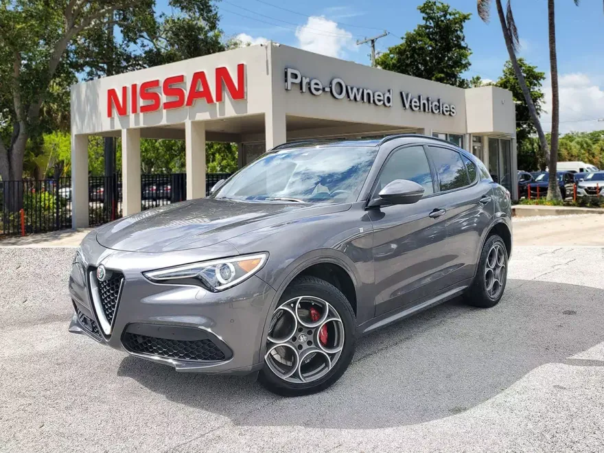 2022 Alfa Romeo Stelvio Ti photo 1