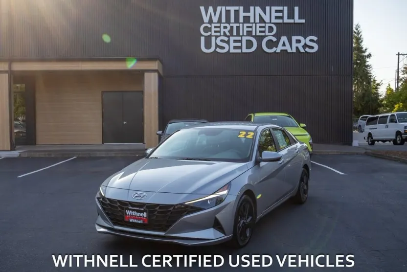 2022 Hyundai Elantra SEL photo 1