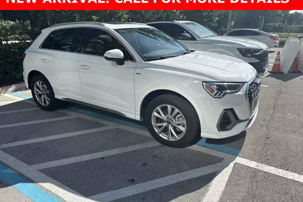 2023 Audi Q3 S line Premium photo 1