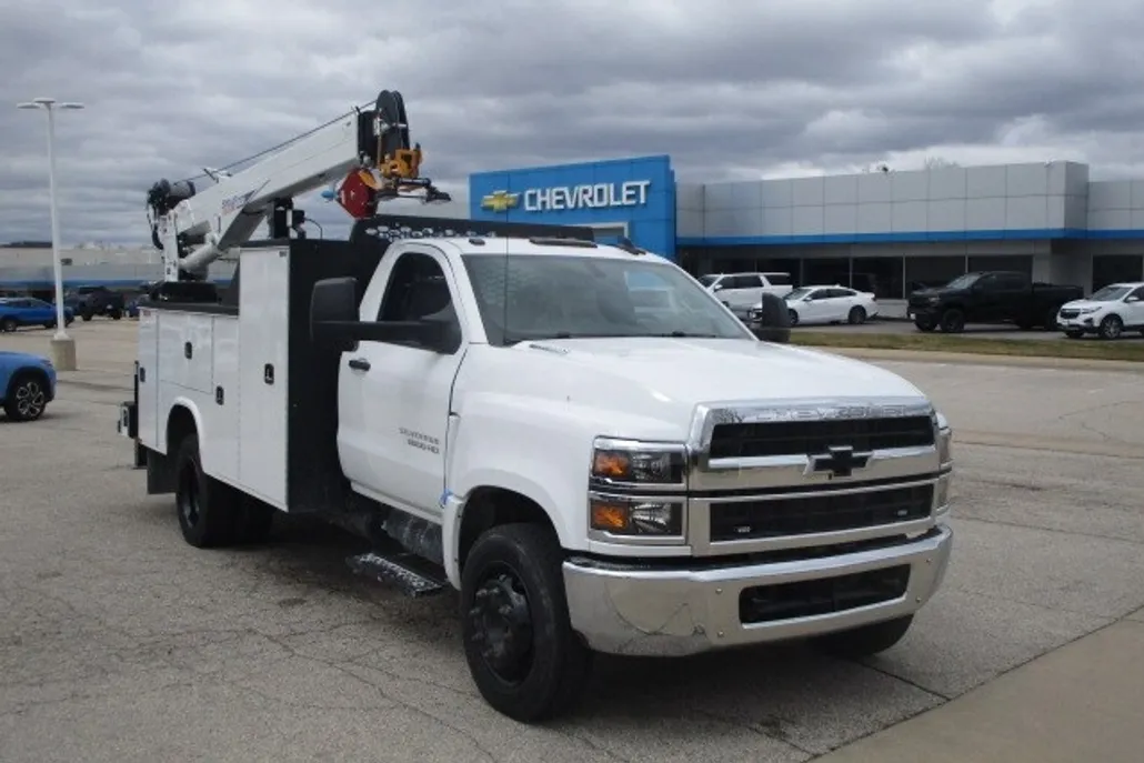 2023 Chevrolet Silverado 5500HD Work Truck photo 1