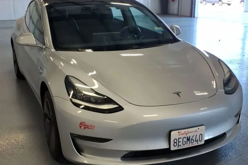 2018 Tesla Model 3 Long Range photo 1