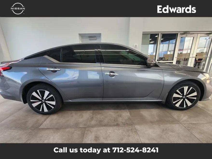 2022 Nissan Altima 2.5 SL photo 1