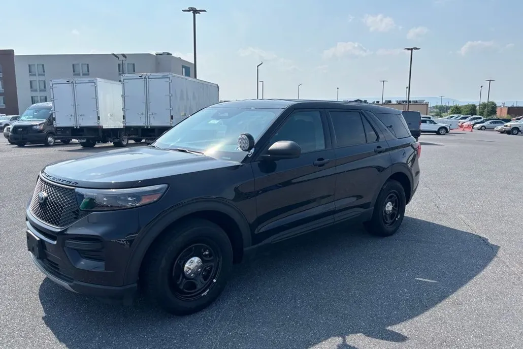 2025 Ford Explorer photo 1
