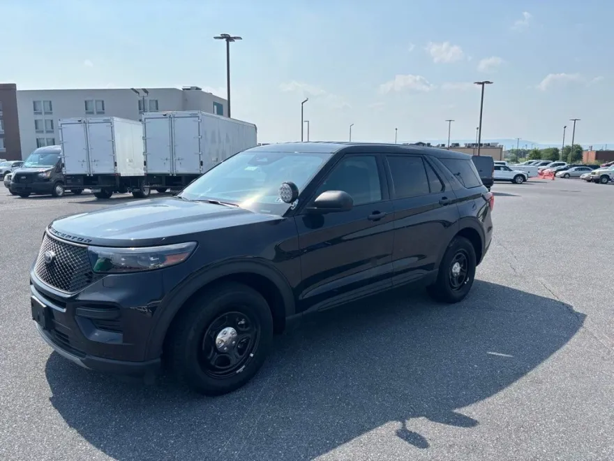 2025 Ford Explorer photo 1
