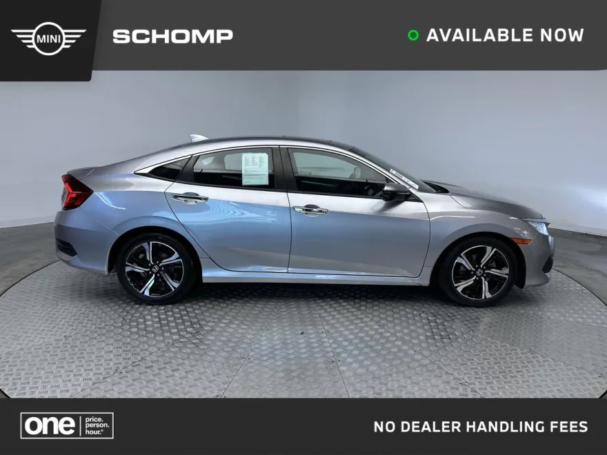2017 Honda Civic Touring photo 1
