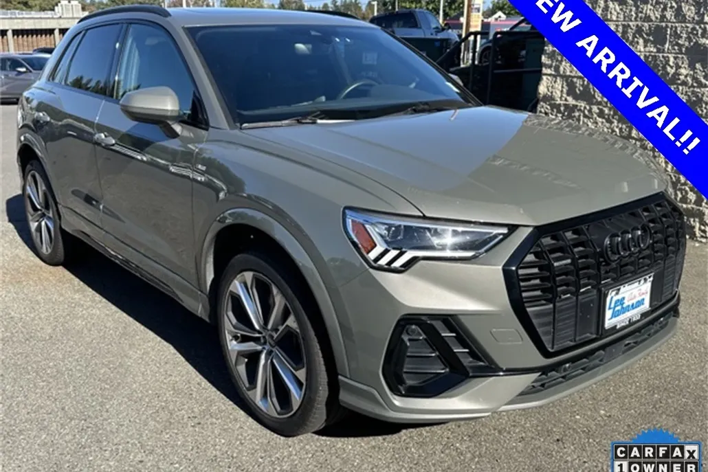 2021 Audi Q3 S line Premium Plus 45 TFSI photo 1