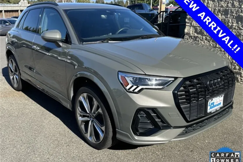 2021 Audi Q3 S line Premium Plus 45 TFSI photo 1