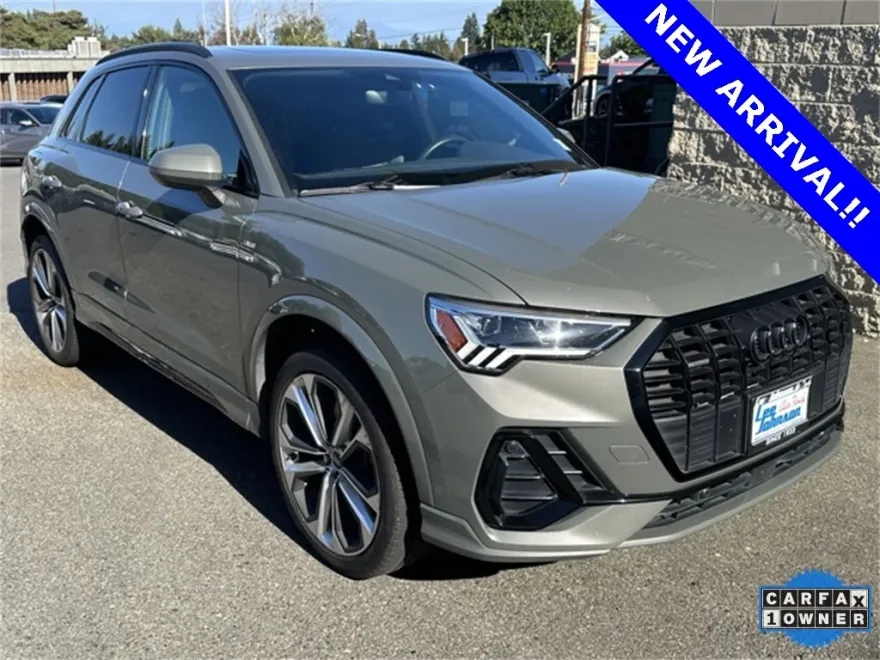 2021 Audi Q3 S line Premium Plus 45 TFSI photo 1