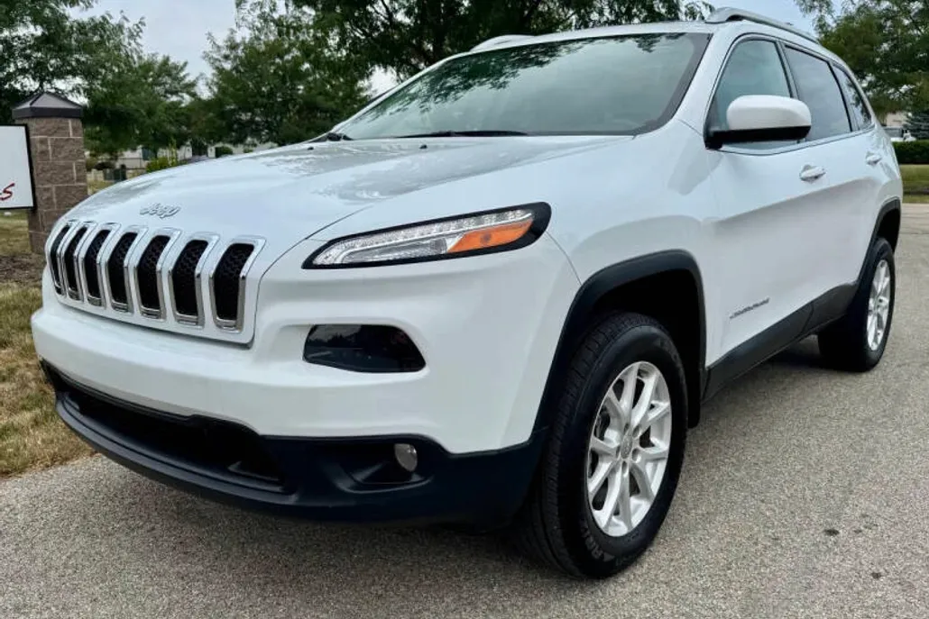2017 Jeep Cherokee Latitude North Edition photo 1