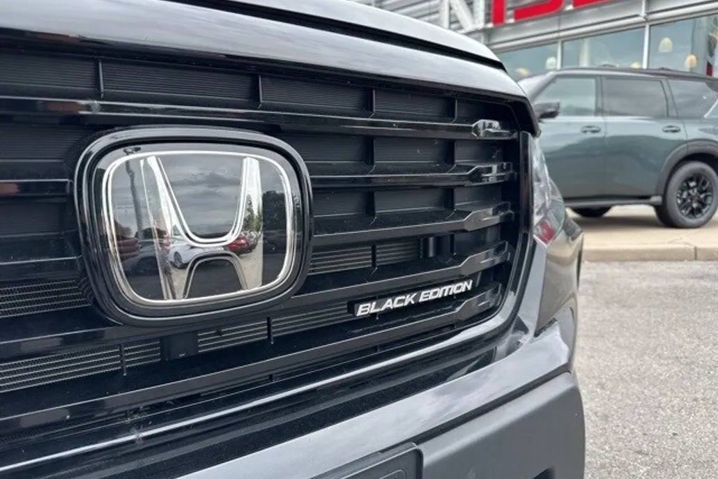 2024 Honda Passport Black Edition photo 1
