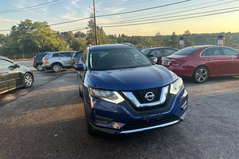 2017 Nissan Rogue S AWD photo 1