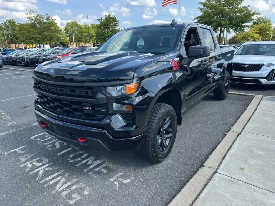2023 Chevrolet Silverado 1500 Custom Trail Boss photo 1