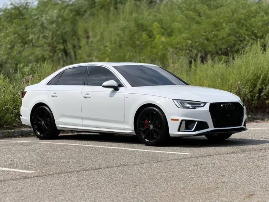 2019 Audi A4 Quattro Premium Plus 45 TFSI photo 1