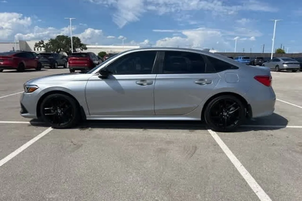 2024 Honda Civic Sport photo 1