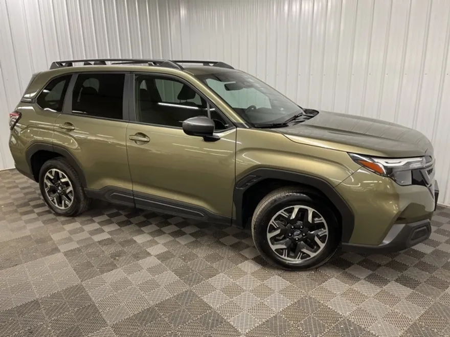 2025 Subaru Forester Premium photo 1