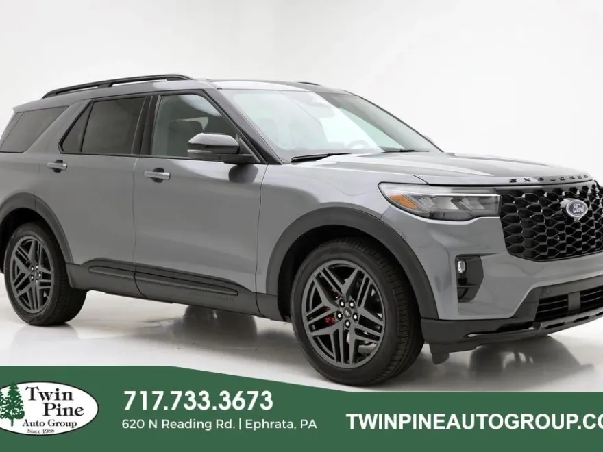 2025 Ford Explorer ST photo 1