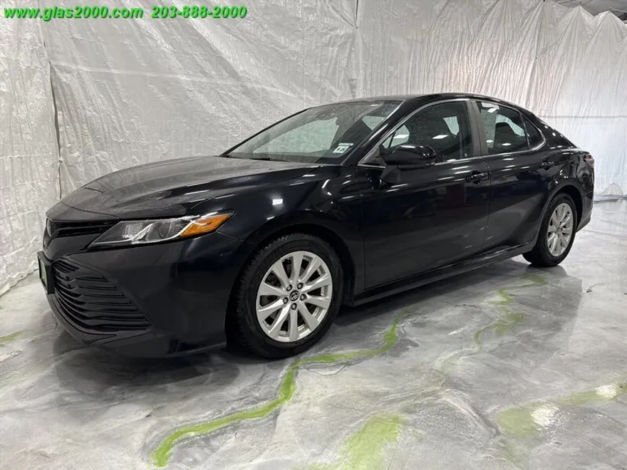 2020 Toyota Camry LE photo 1
