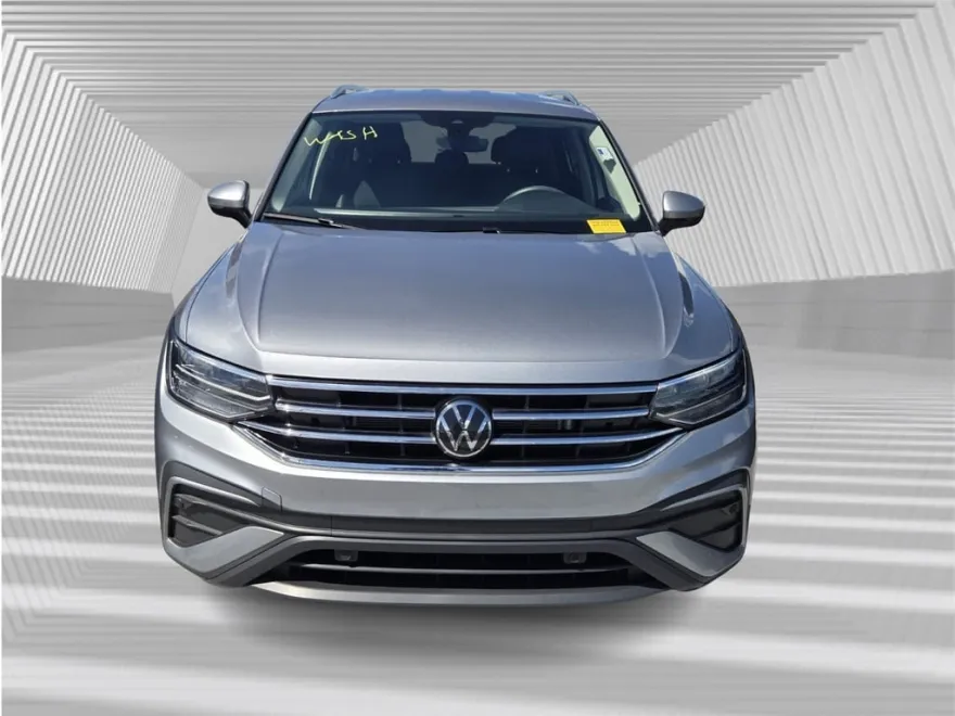 2024 Volkswagen Tiguan SE Wolfsburg Edition photo 1