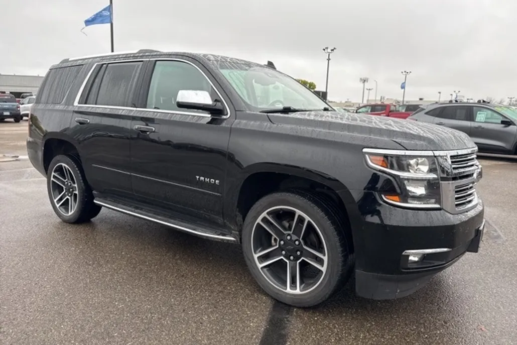 2017 Chevrolet Tahoe Premier photo 1