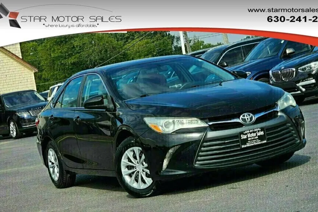 2016 Toyota Camry photo 1