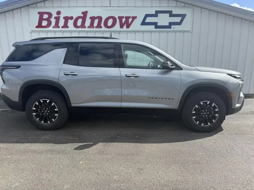 2026 Chevrolet Traverse Z71 photo 1