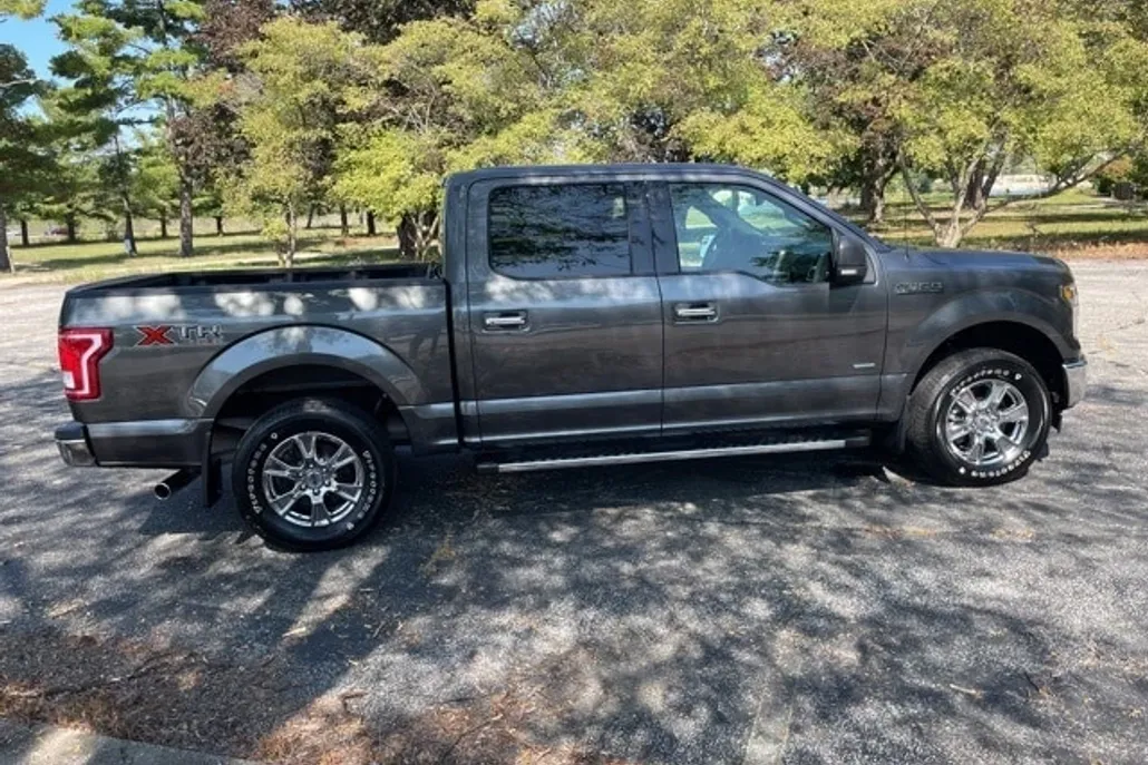 2017 Ford F-150 XLT photo 1