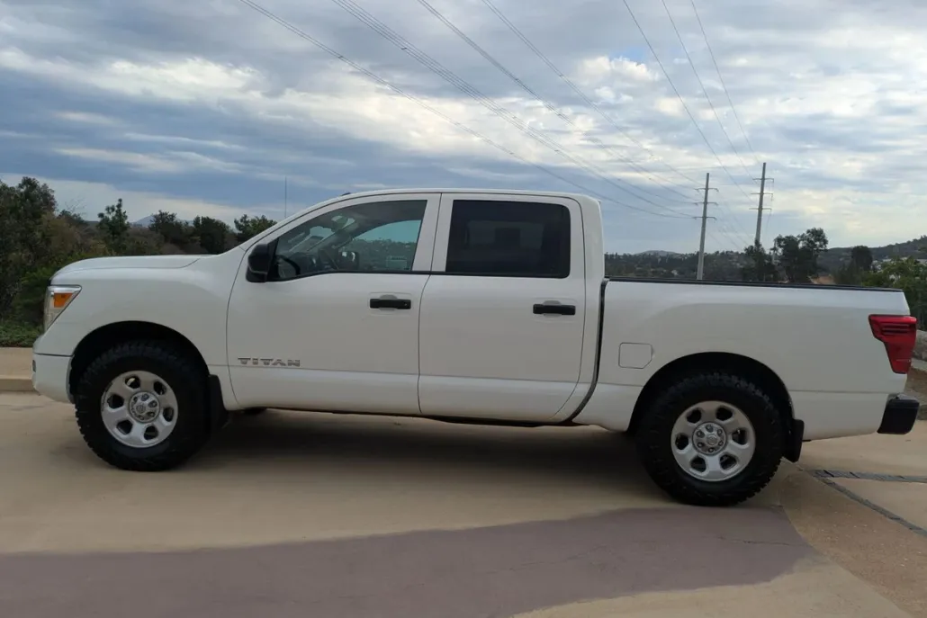 2021 Nissan Titan Crew Cab S photo 1