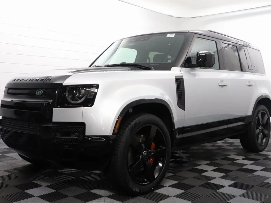 2024 Land Rover Defender 110 X photo 1