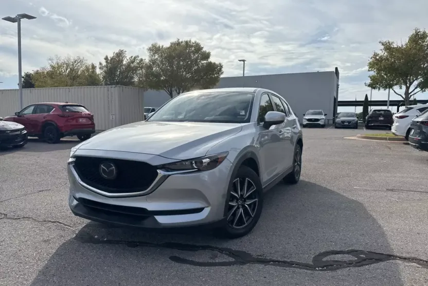 2018 Mazda CX-5 Touring photo 1