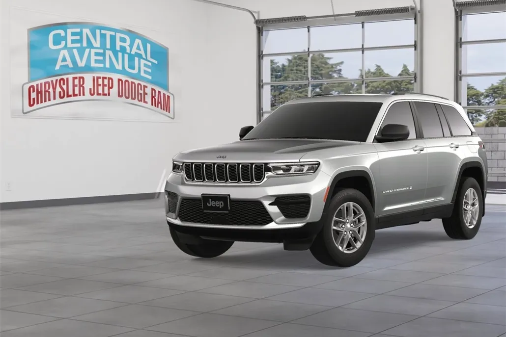 2025 Jeep Grand Cherokee Laredo X photo 1