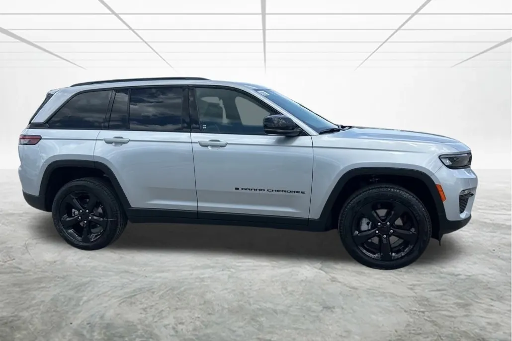 2025 Jeep Grand Cherokee Limited photo 1