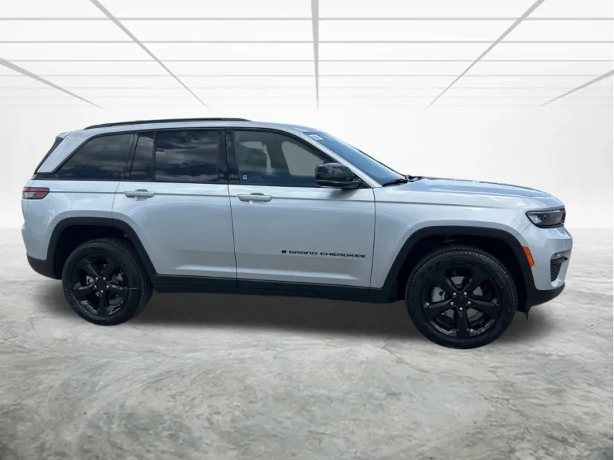 2025 Jeep Grand Cherokee Limited photo 1