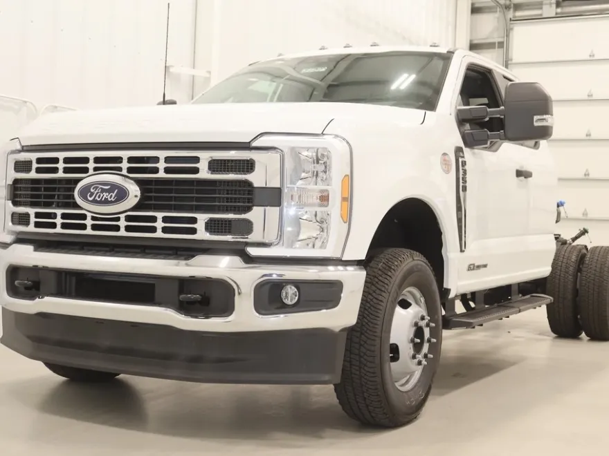 2025 Ford F-350 photo 1