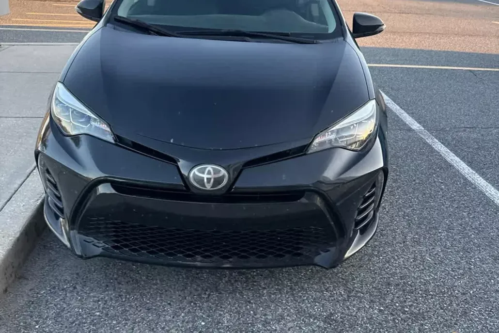 2018 Toyota Corolla SE photo 1