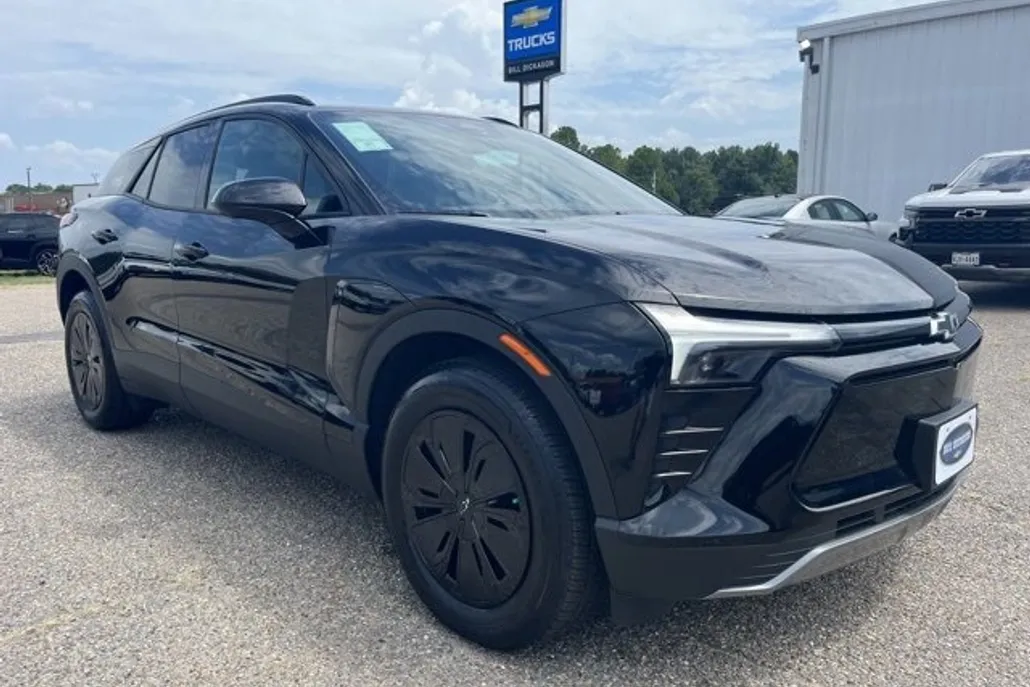 2025 Chevrolet Blazer EV photo 1