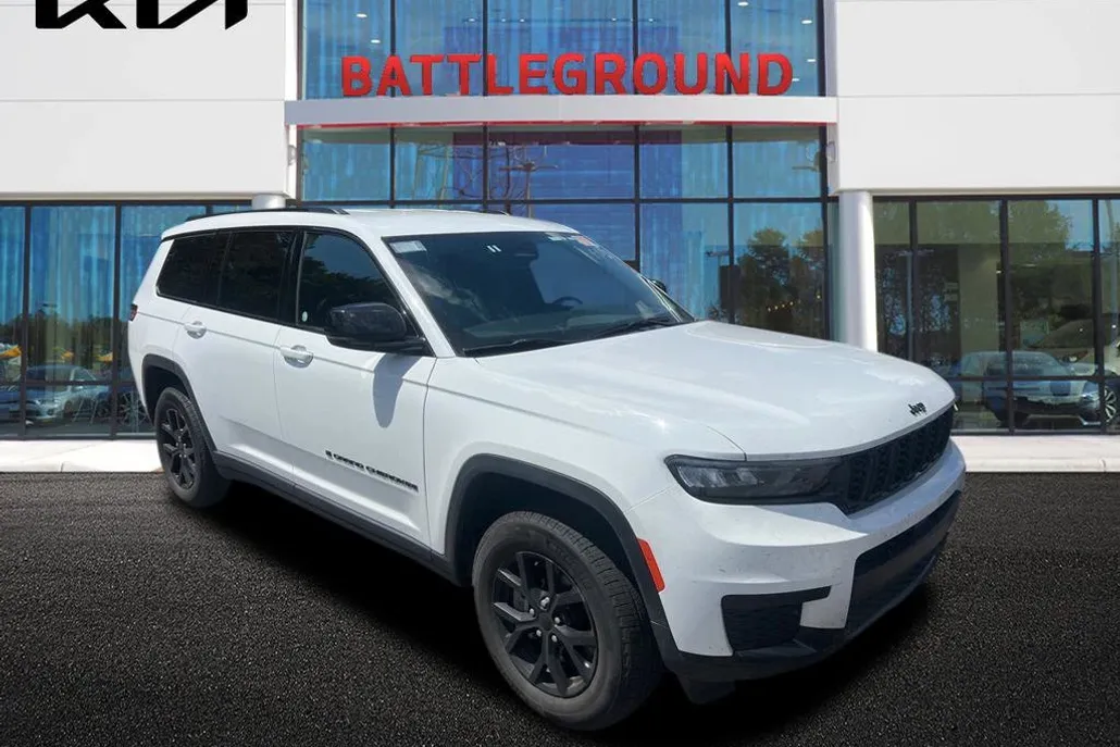2024 Jeep Grand Cherokee Altitude photo 1