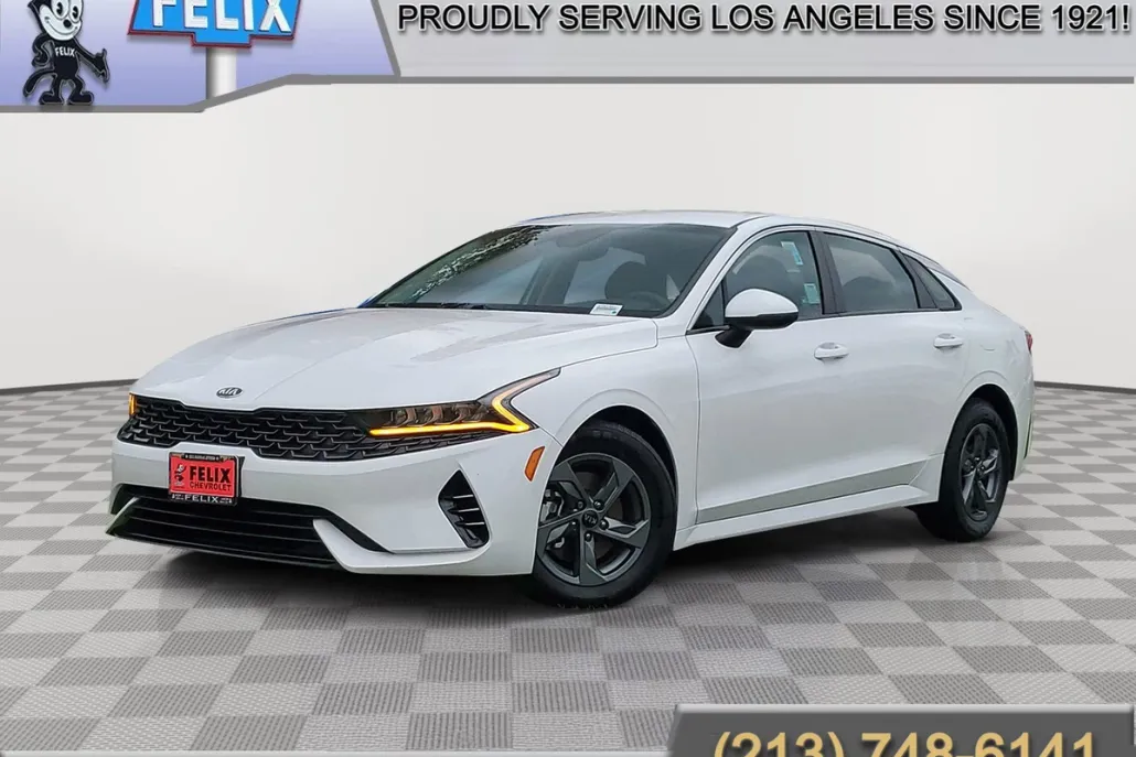 2021 Kia K5 LX photo 1