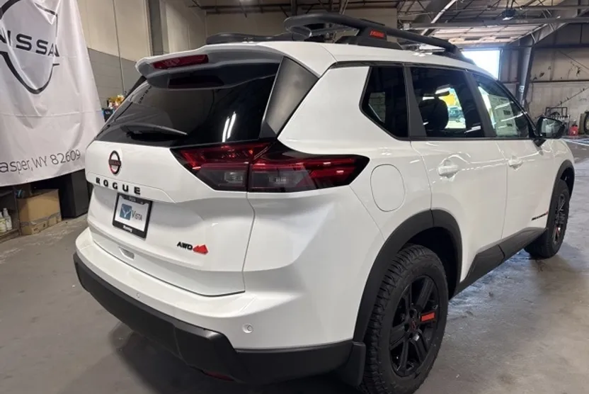 2026 Nissan Rogue SV photo 1